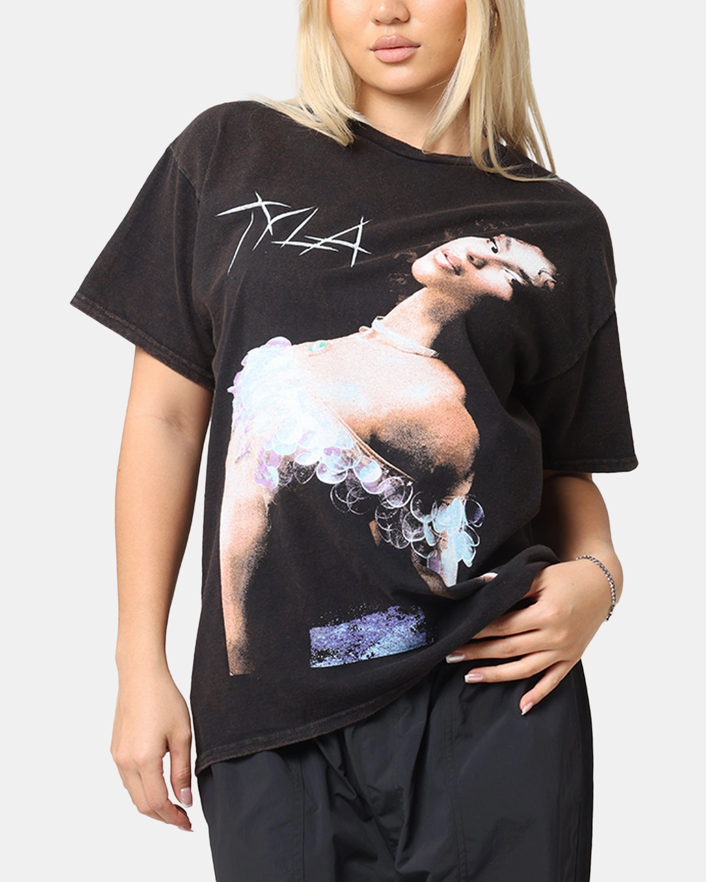 Tyla Debut Album Vintage T-Shirt Black Vintage Fit for Everyone Travel Style