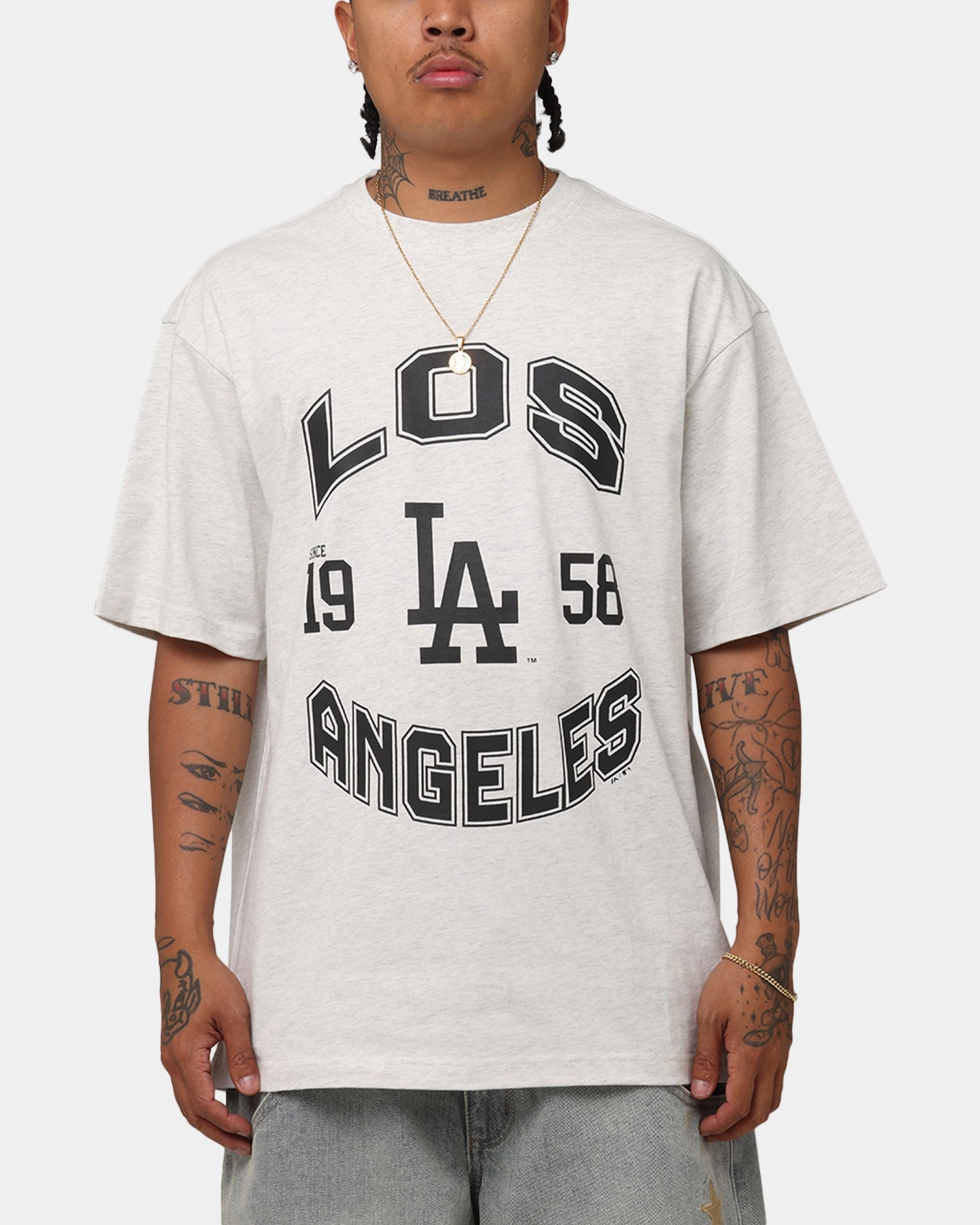 Majestic Athletic Los Angeles Dodgers Doyers Crest T-Shirt Silver Marle Cozy And Stylish Casual Vibe Wear