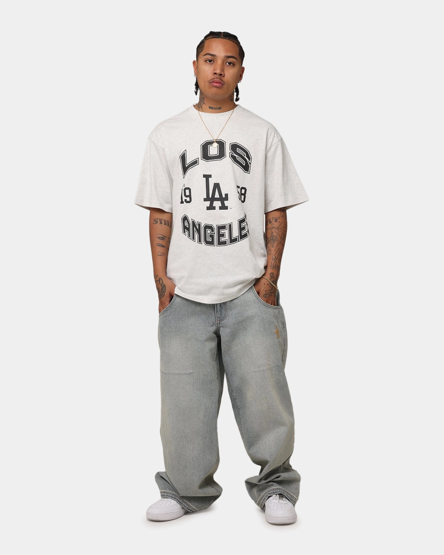 Comfortable Stretch LayeredSleeveConstruction Majestic Athletic Los Angeles Dodgers Doyers Crest T-Shirt Silver Marle