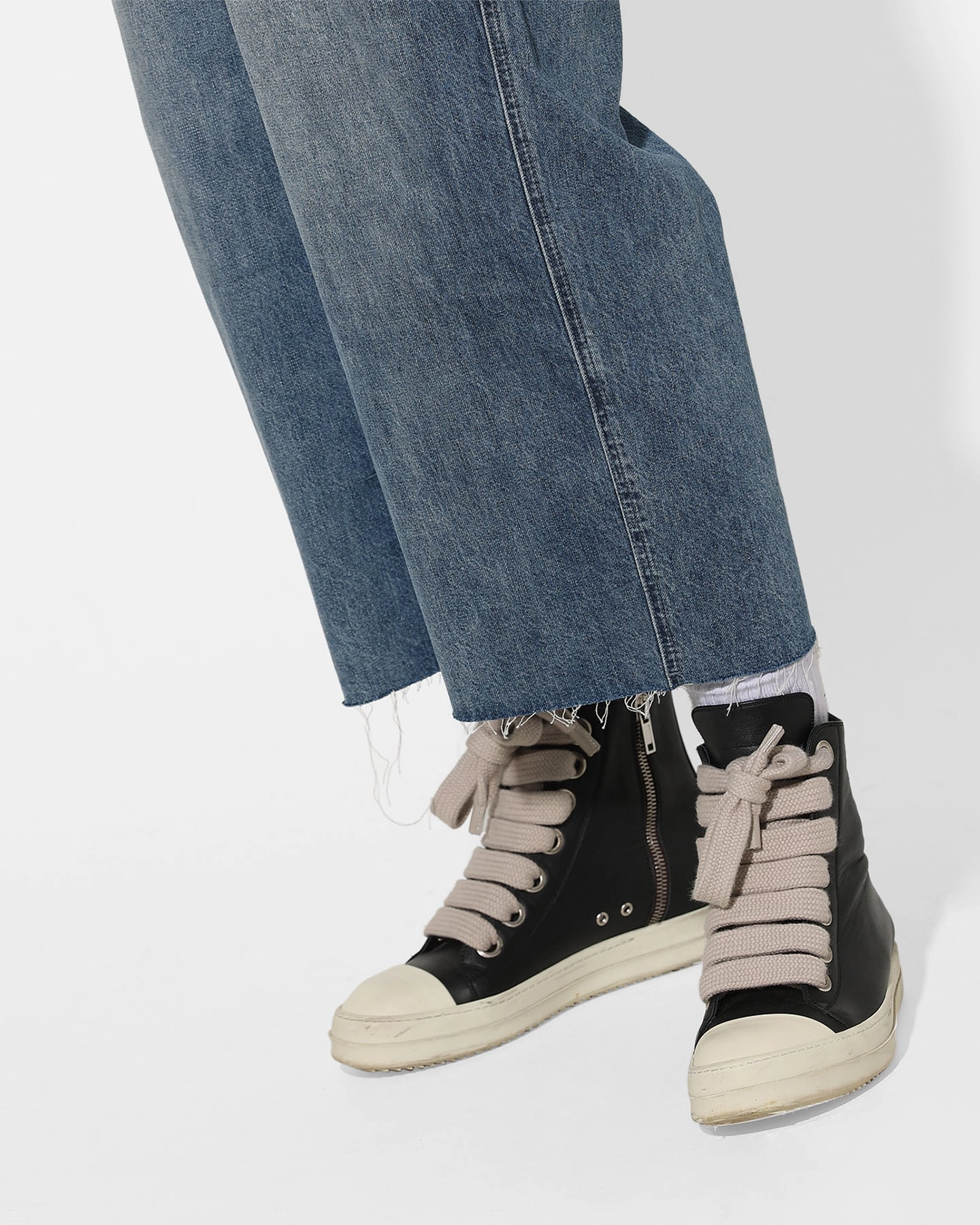 Minimalist Adult Fashion Saint Morta Ultra Sonic Baggy Jeans Vintage Blue