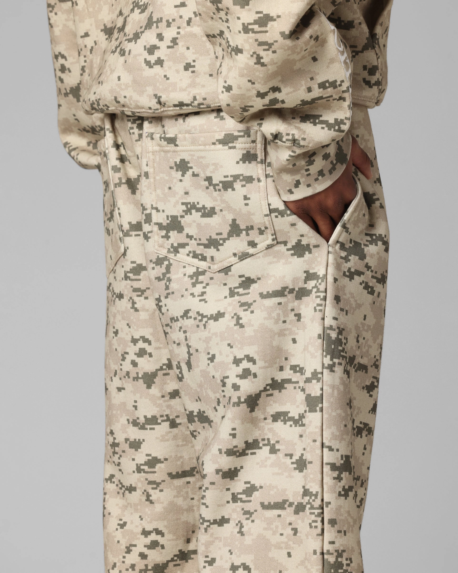 Easy Wear Loiter Hybrid Sweatpants Digi Camo