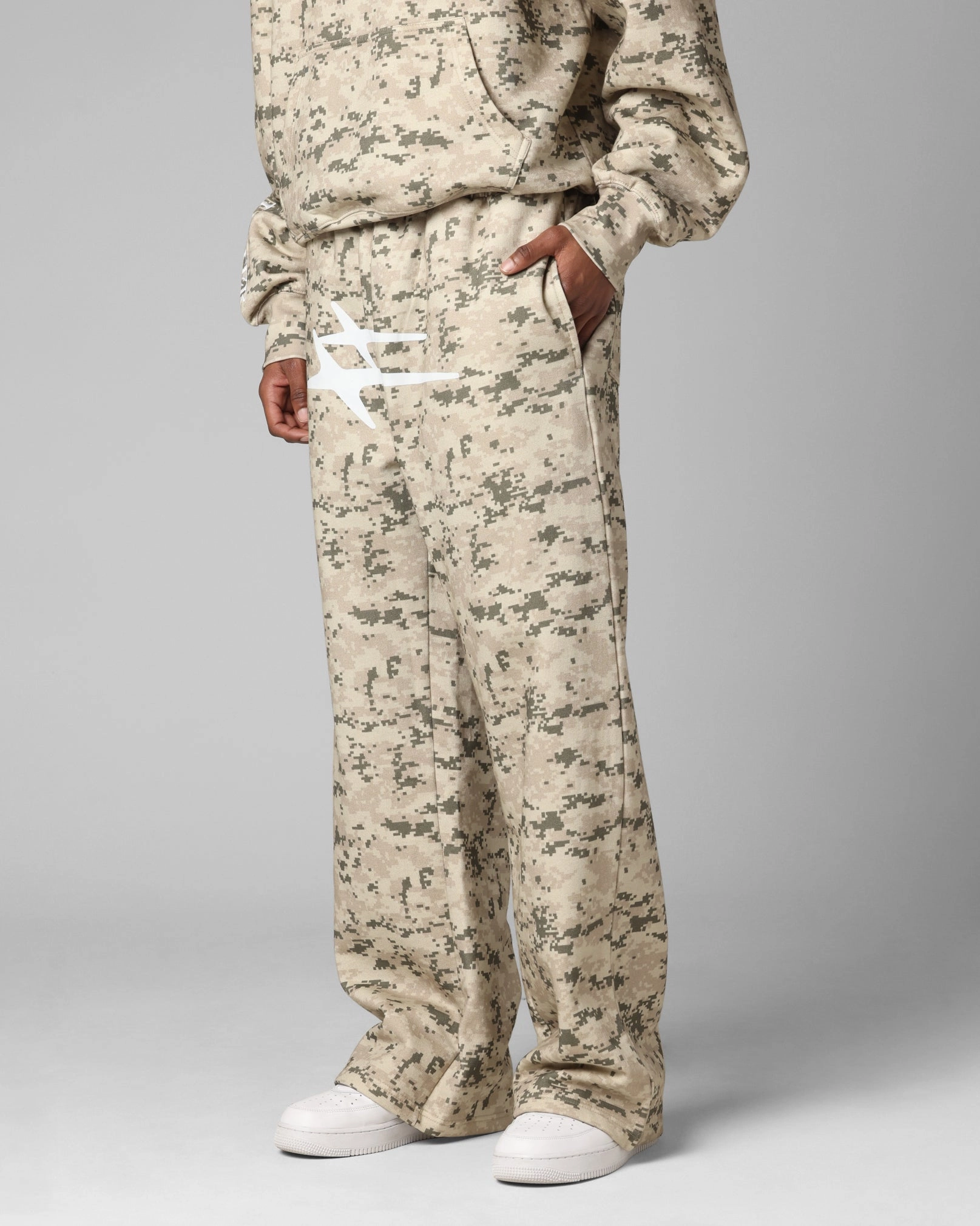Loiter Hybrid Sweatpants Digi Camo PermeableCloth MoistureWickingFabric
