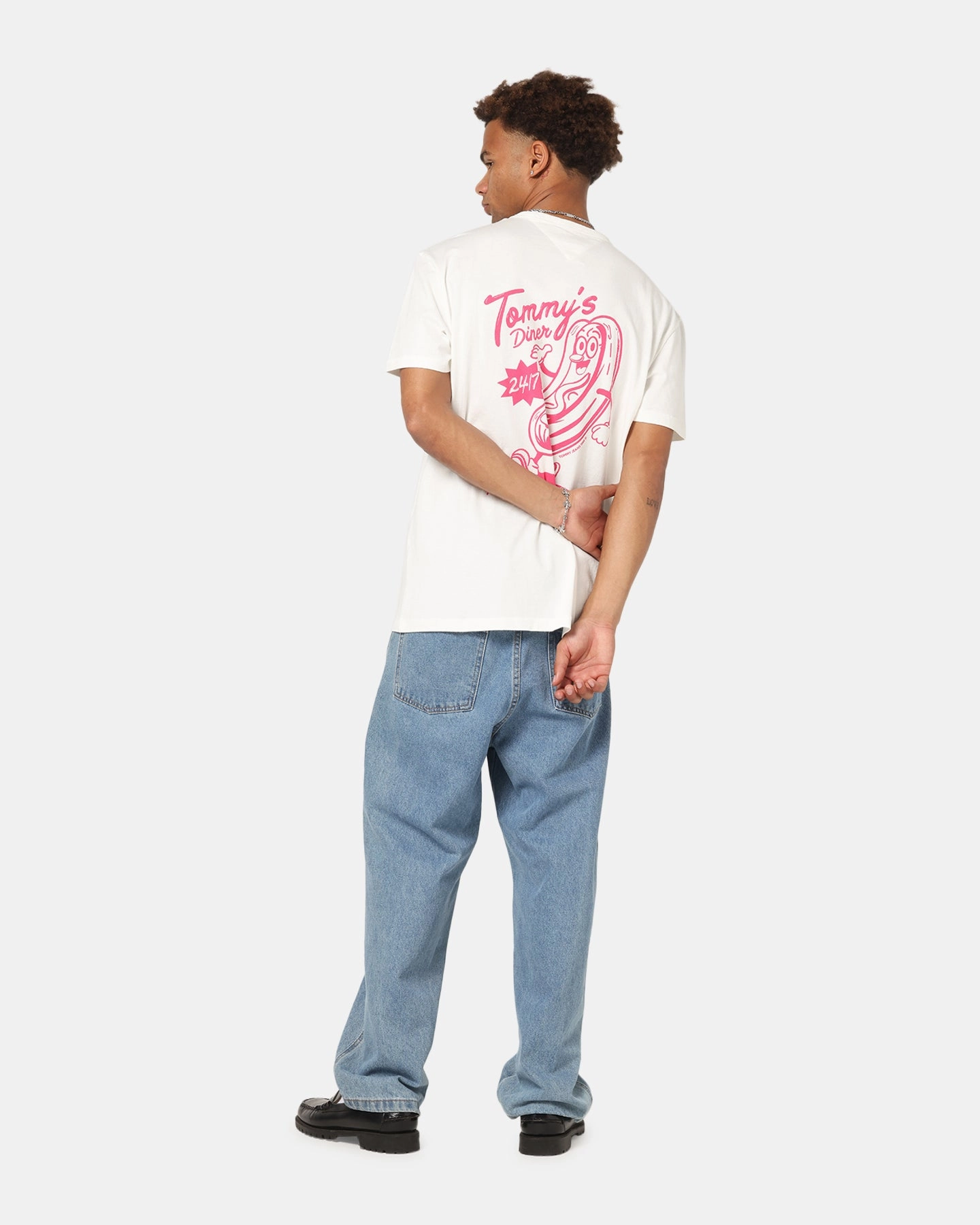 Minimal Style Trend Tommy Jeans Regular Novelty Fair T-Shirt Ecru