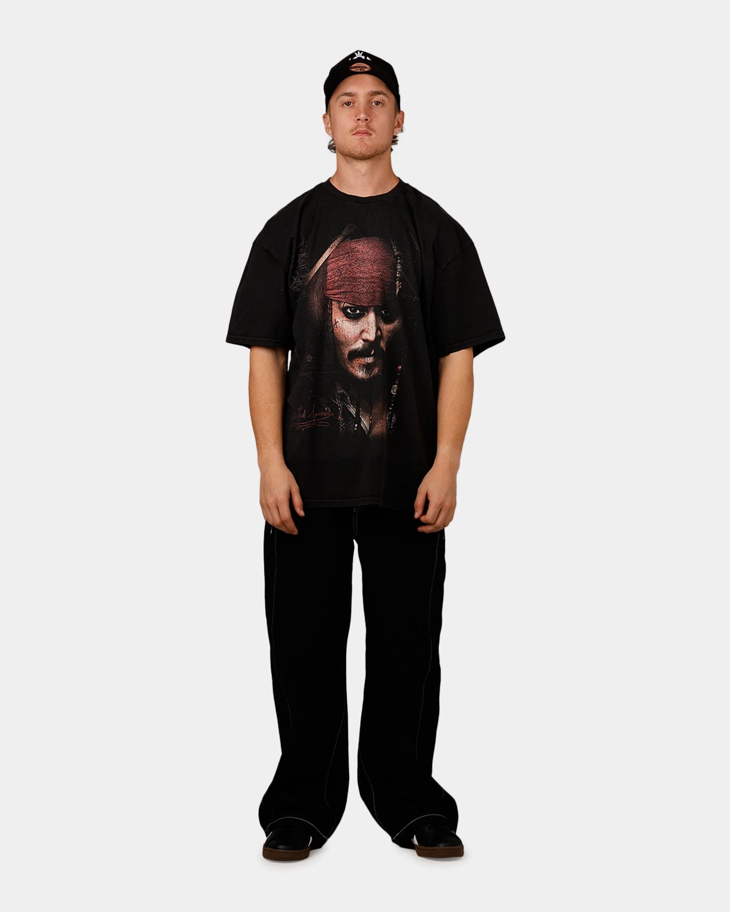 Slim Fit Design Goat Crew Disney Pirates Of The Caribbean Jack Sparrow Vintage T-Shirt Black Acidwash