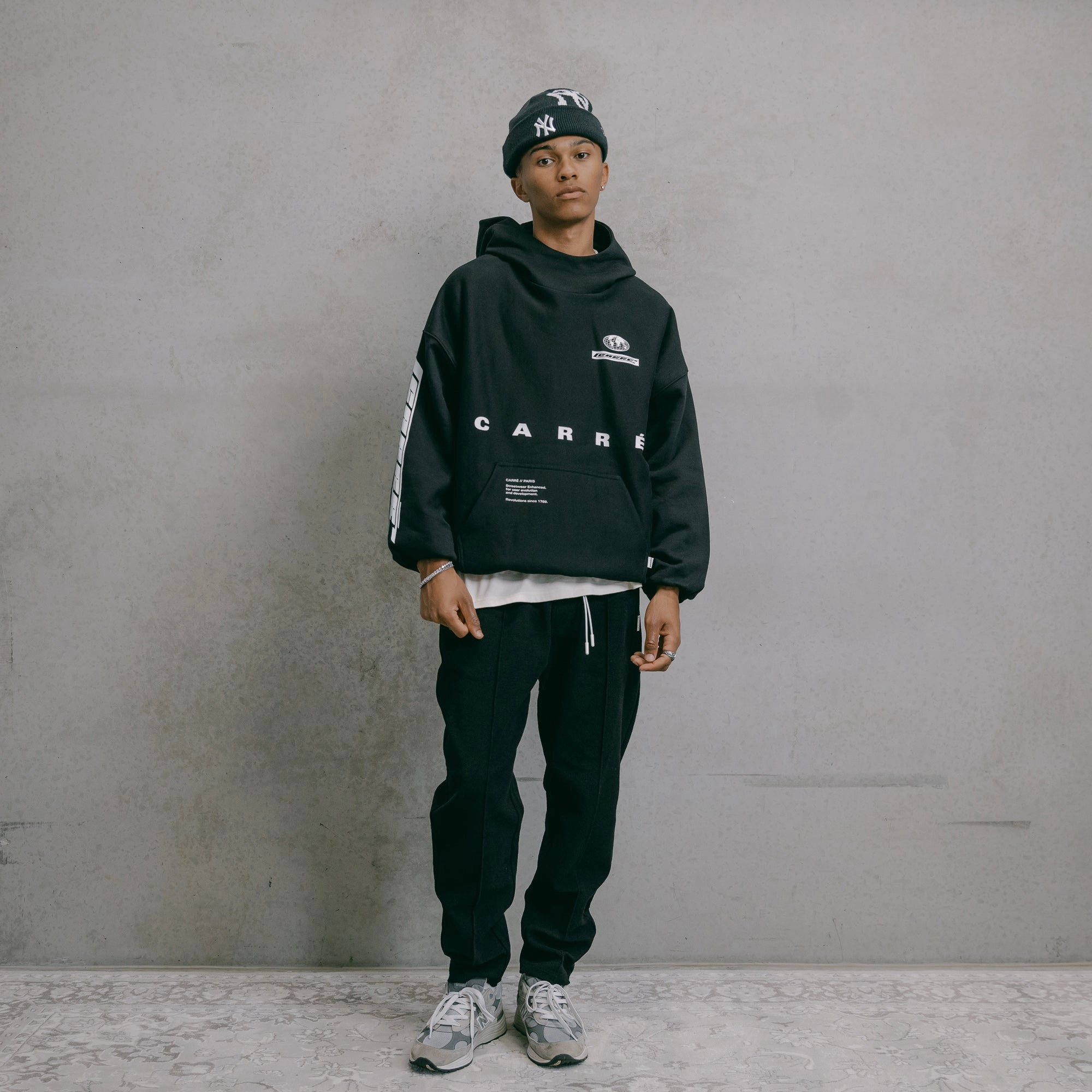 Windshield Coat Carr?? Enhanced Oversized Superior Hoodie Black