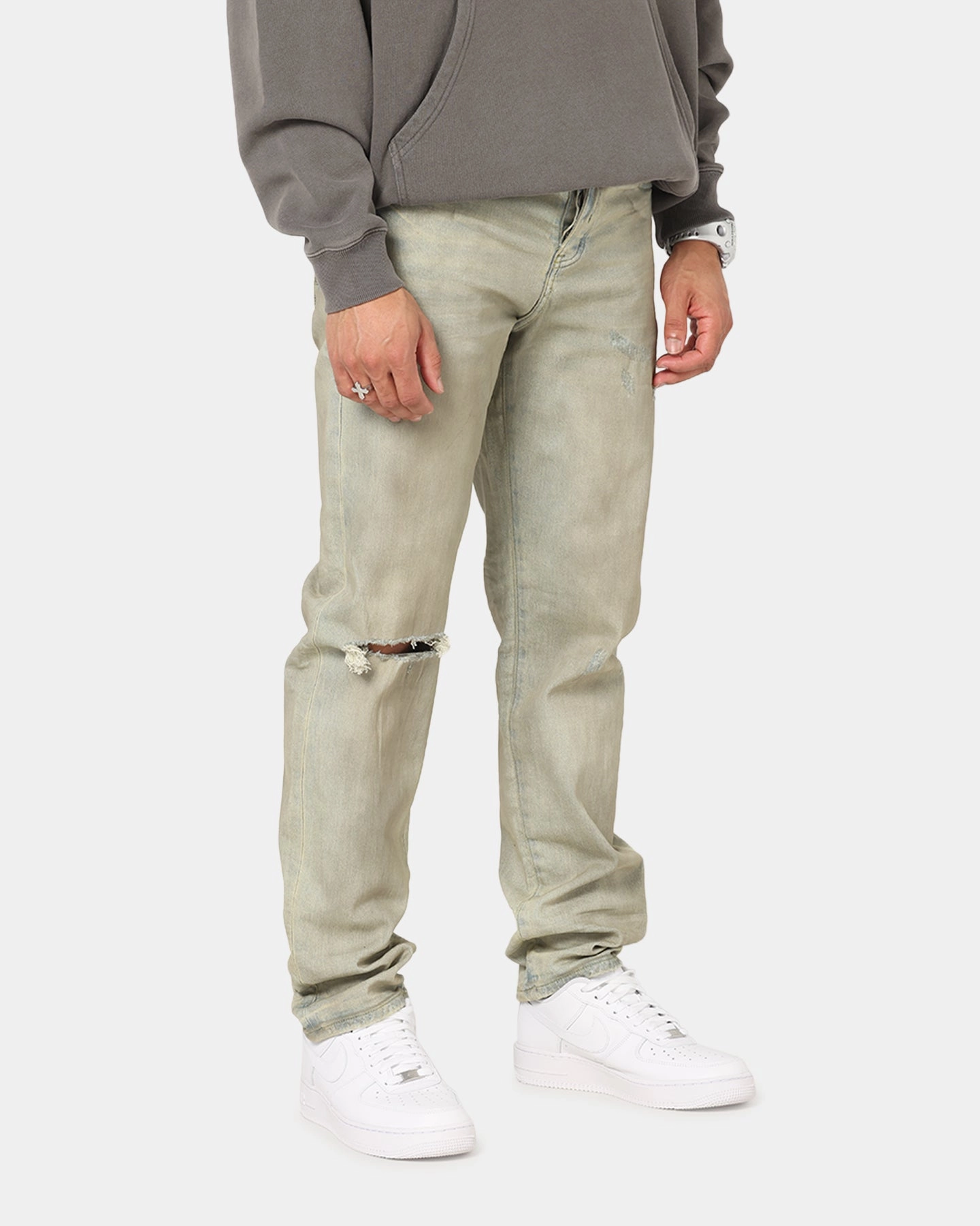 Couple Look Modern Airy Touch Saint Morta Psykhe Dirty Distressed Jeans Dirty Denim
