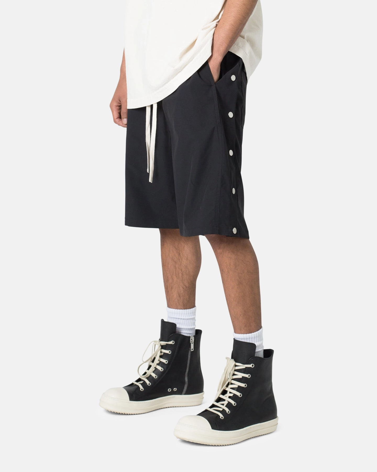 Chill Style MNML Side Snap Nylon Shorts Black