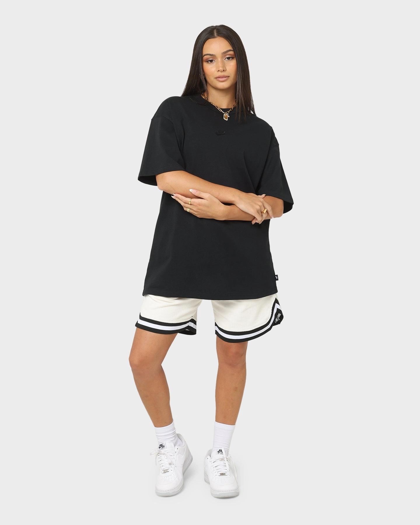 Nike Sportswear Premium Essentials T-Shirt Black/Black Foam Print Detail Trendy Fabric