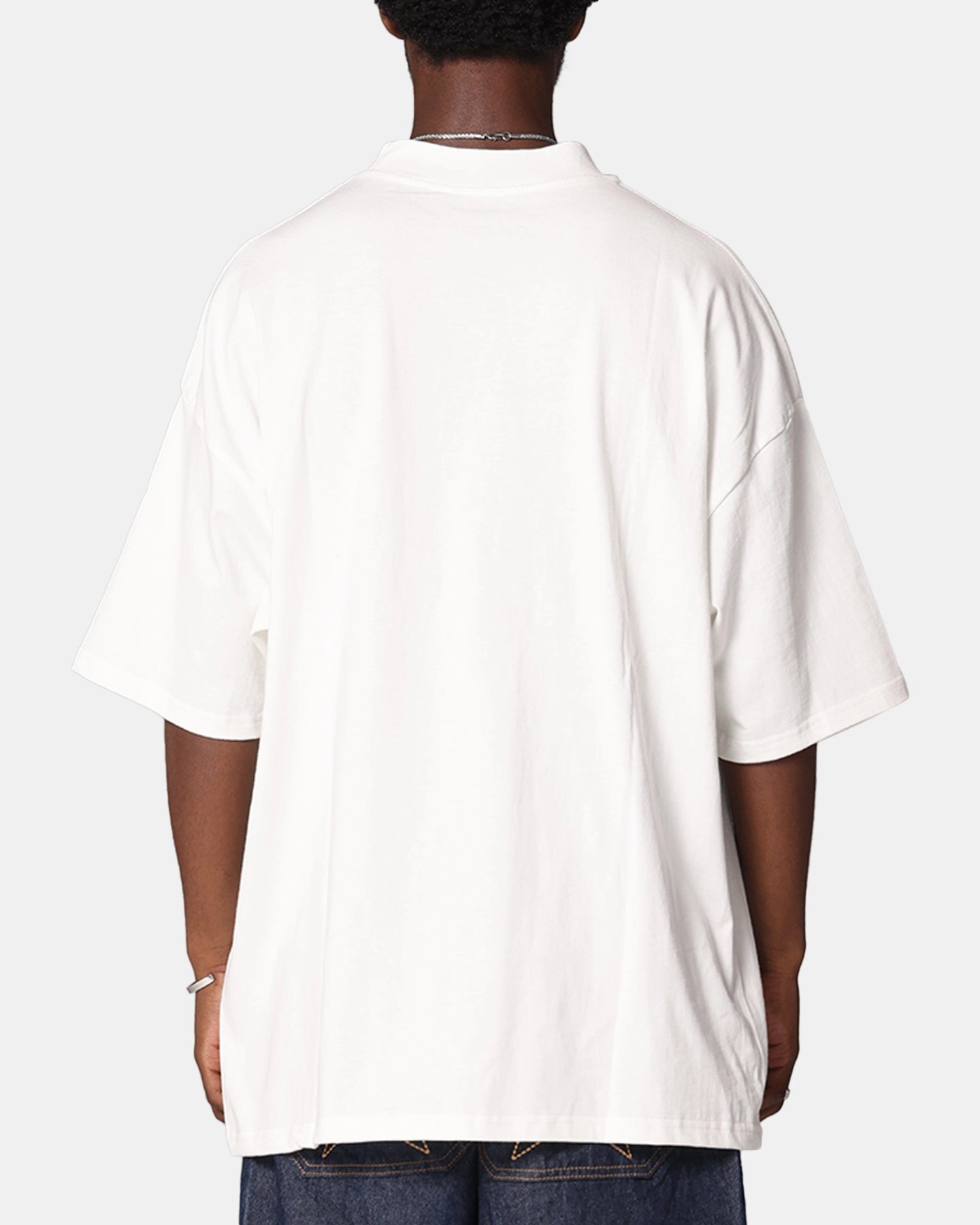 Carre Die Mock Neck T-Shirt Off White Quality Fabric Simple and Chic