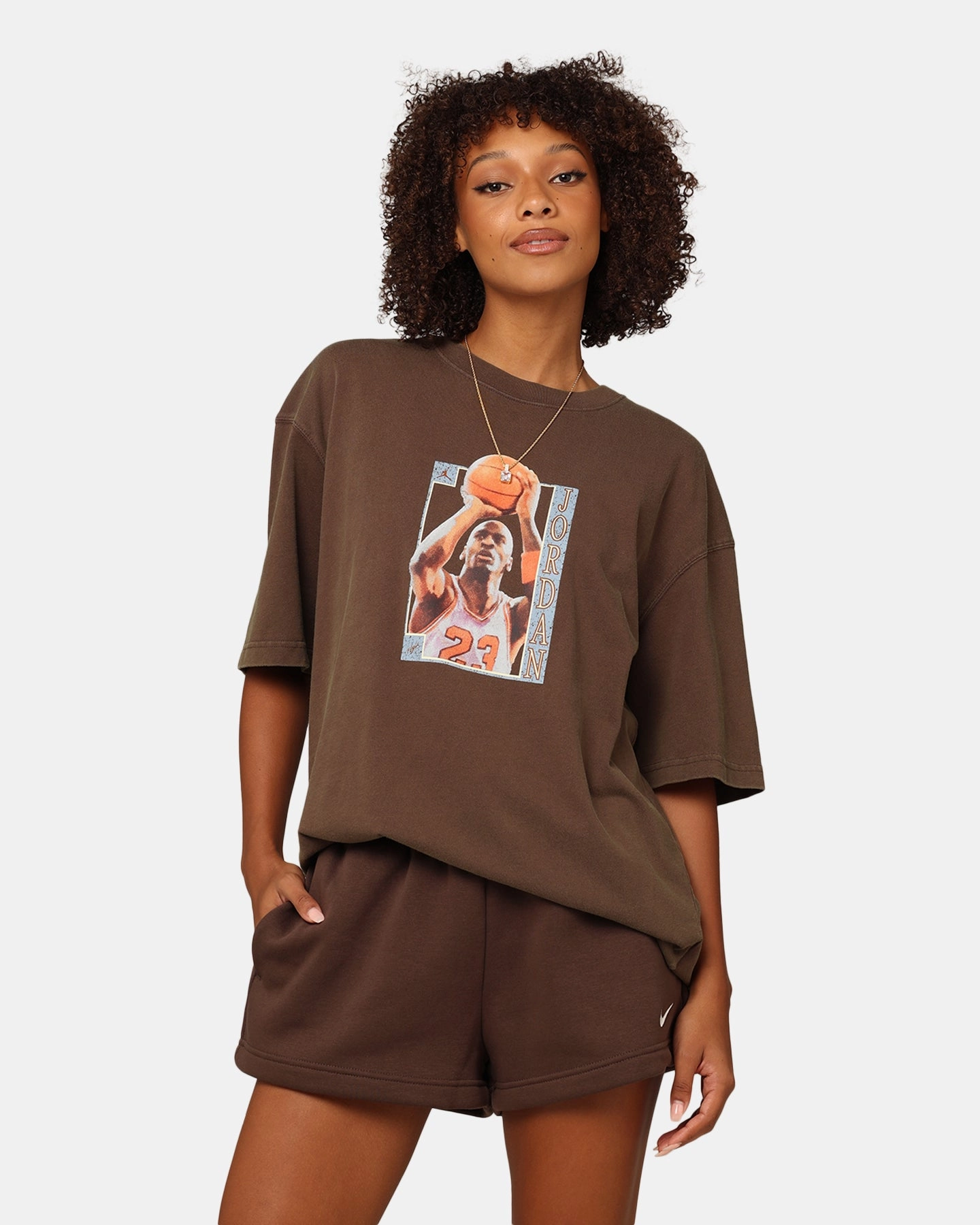 Comfy Essentials Cozy Layer Jordan Women's Oversized Graphic T-Shirt Baroque Brown/Legend Coffee