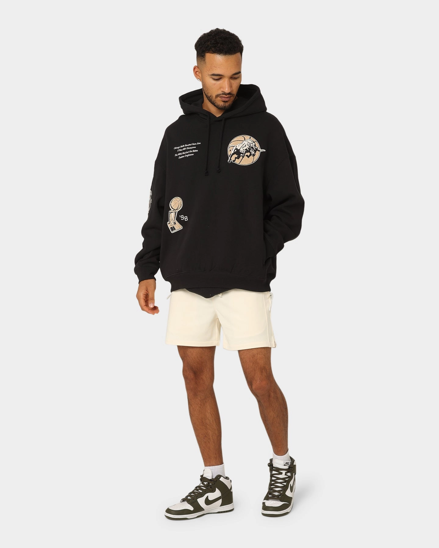 Adjustable Waist Tabs Mitchell & Ness Chicago Bulls Varsity Champions Hoodie Black