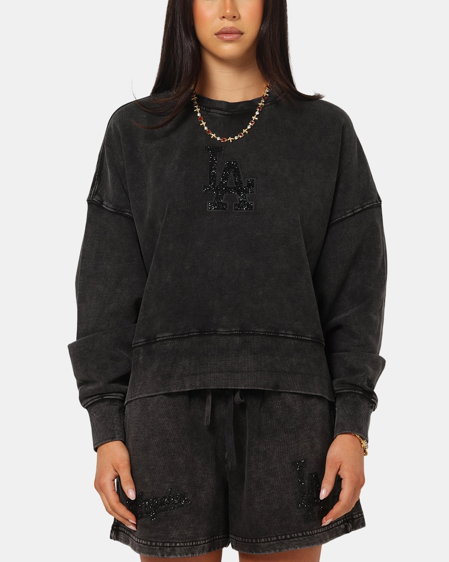 Kangaroo Pocket Pro Standard Women's Los Angeles Dodgers Washed Crystaline Crewneck Washed Black
