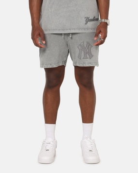 Pro Standard New York Yankees Washed Classic Shorts Washed Grey Rough texture
