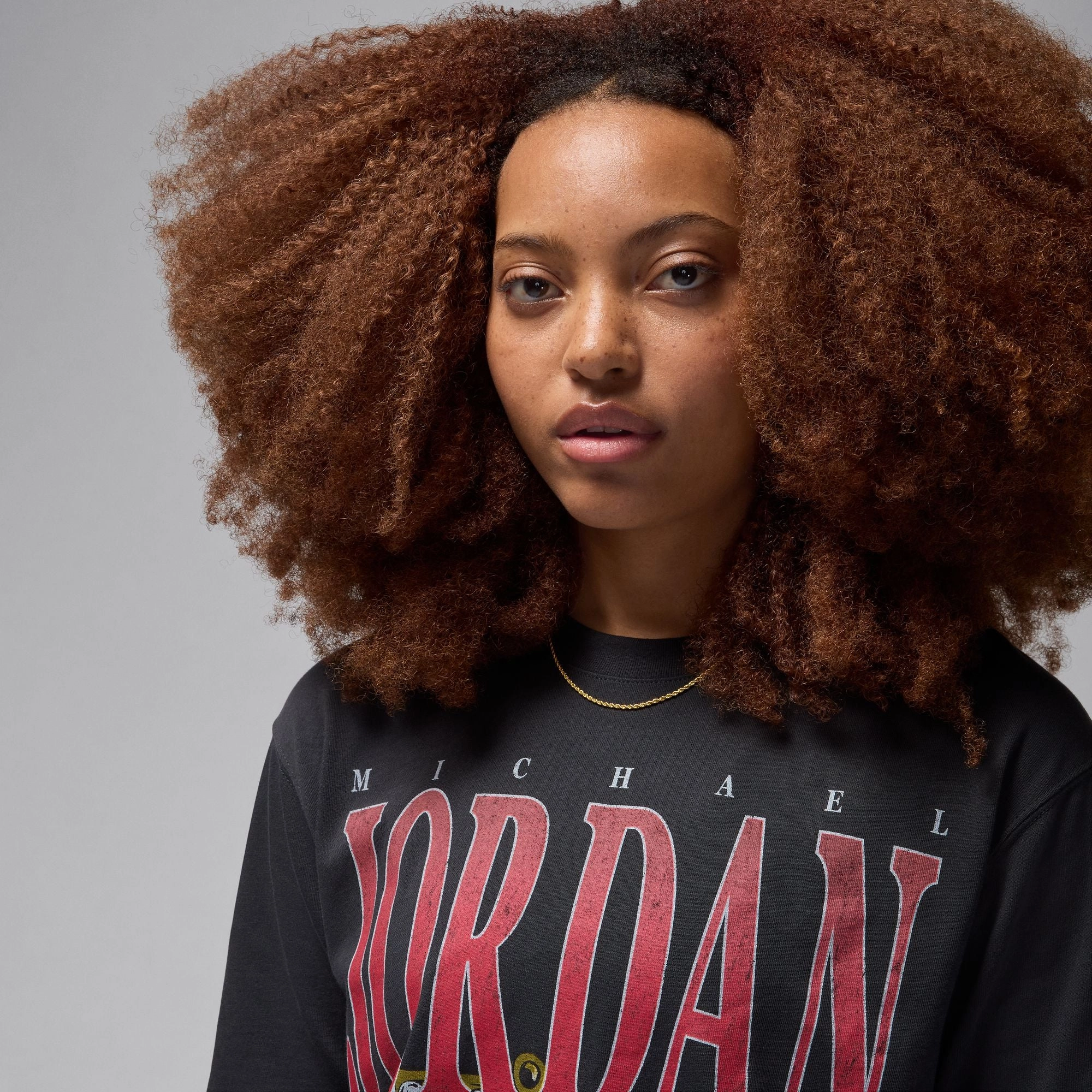 Classic Fit Cut Matte Surface Texture Womens Jordan (Her)itag T-Shirt 'Off Noir/Gym Red' Layered Warmth