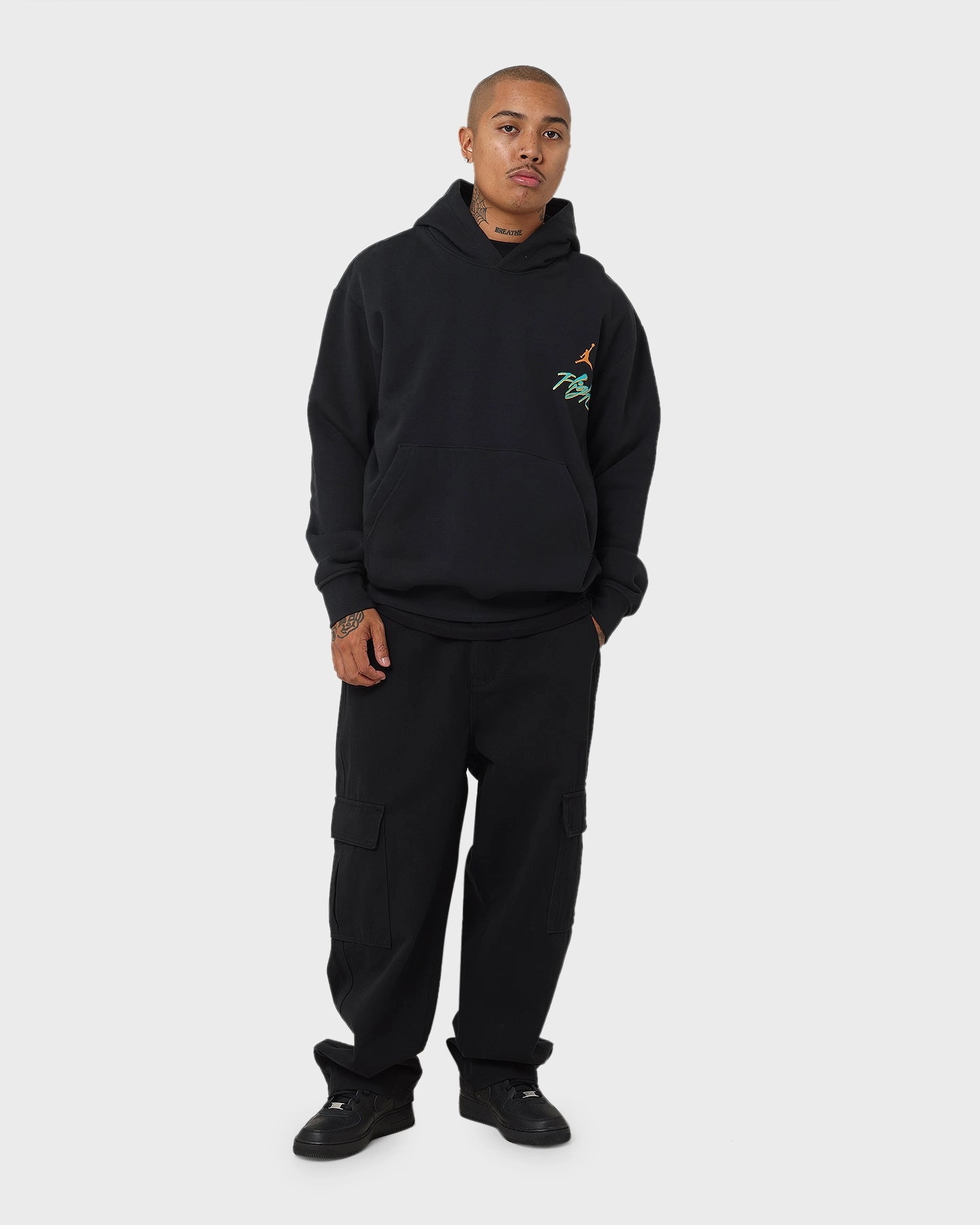 Jordan Essential Flight Graphic Fleece Hoodie Black/New Emerald Flexible Shoulder Panels age - appropriate