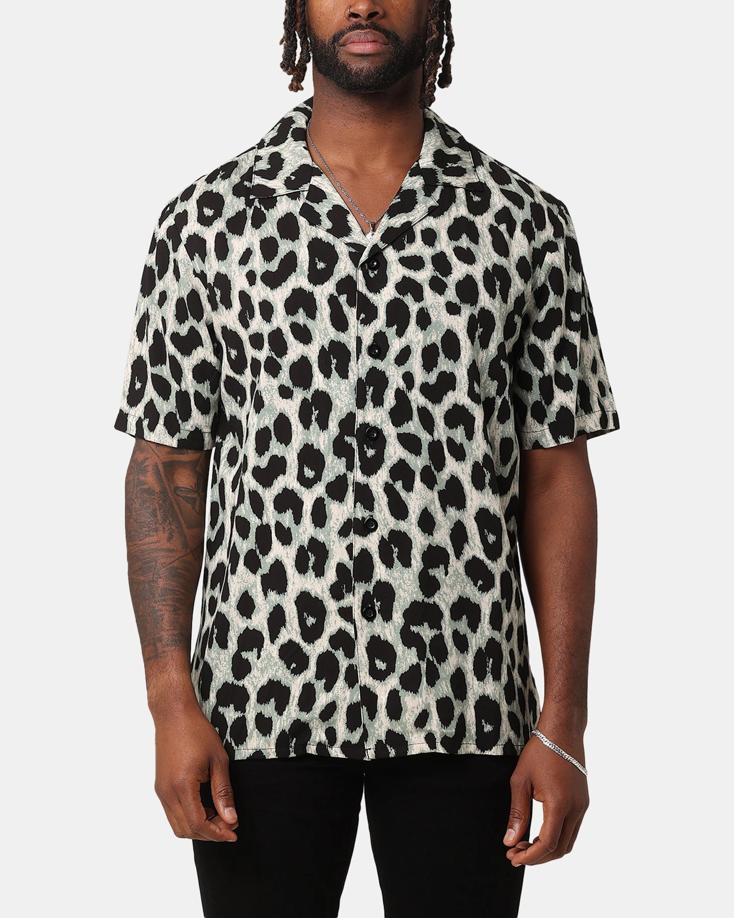 Backpacking Trip Timeless elegance XXIII Animal Button Up Shirt Green