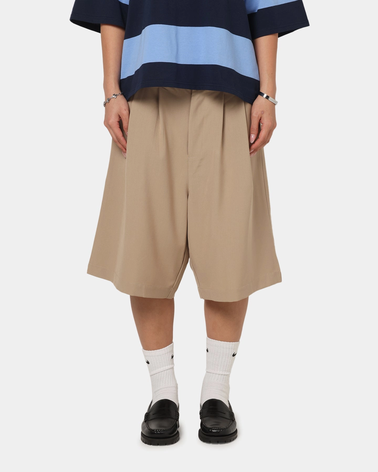XXIII Baggy Pleated Shorts Tan Fun Colors Hypoallergenic fabric