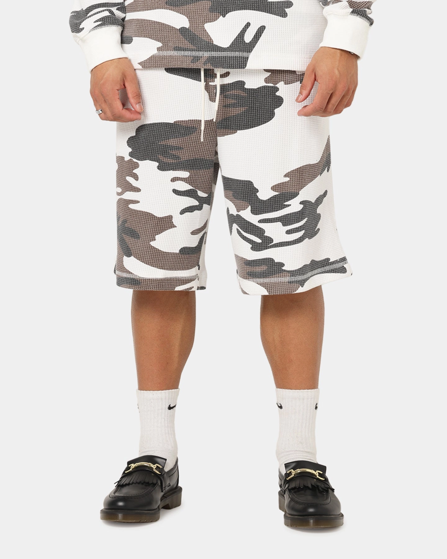 colorful XXIII Printed Thermal Shorts Snow Camo