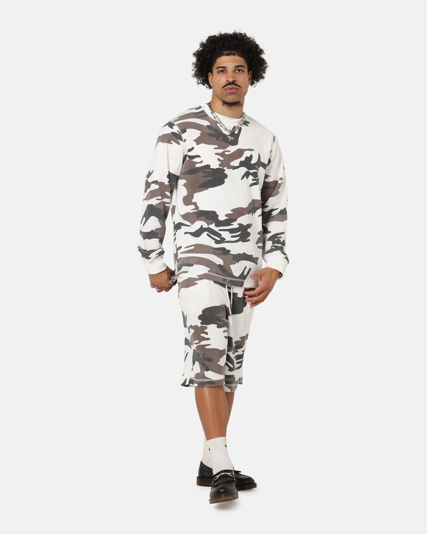 Flexible Hemline stripe design XXIII Printed Thermal Shorts Snow Camo