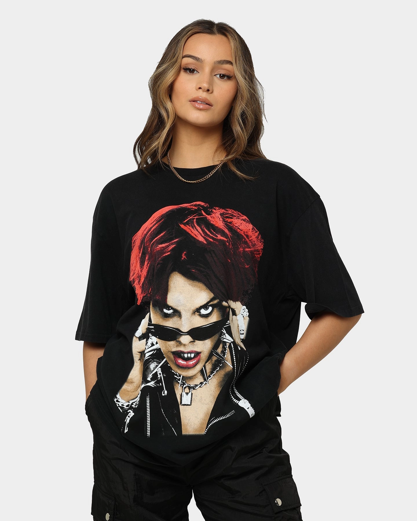 Minimal Outfit YUNGBLUD Life On Mars Tour Vintage T-Shirt Washed Black