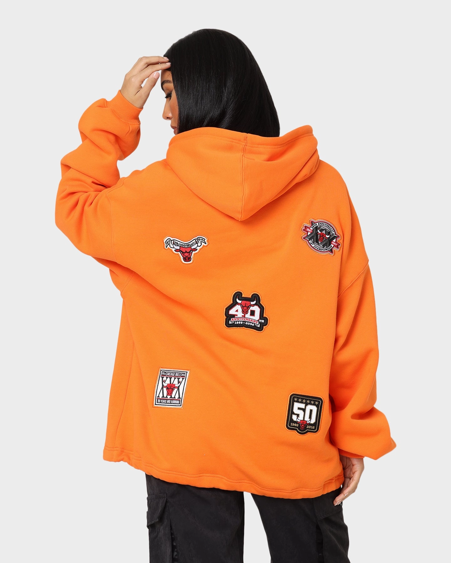Active Lifestyle Trendy Mitchell & Ness Chicago Bulls Anniversary Hoodie Orange