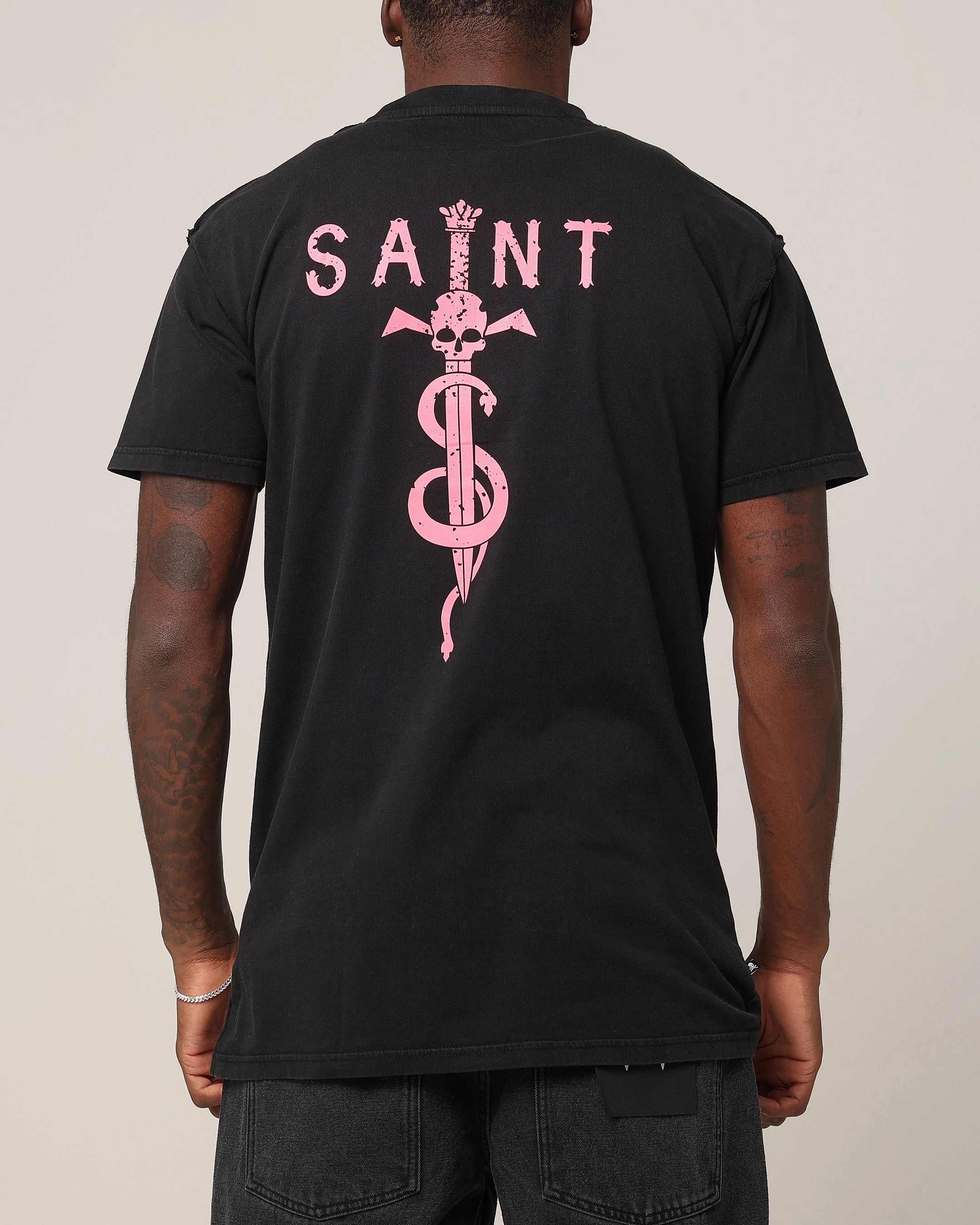 Micro Perforated Fabric Saint Morta Daggers Lafayette T-Shirt Vintage Black/Pink