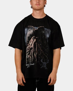 Goat Crew Disney Pirates Of The Caribbean Davy Jones Vintage T-Shirt Black Acidwash Sporty Style Perfect for Travel